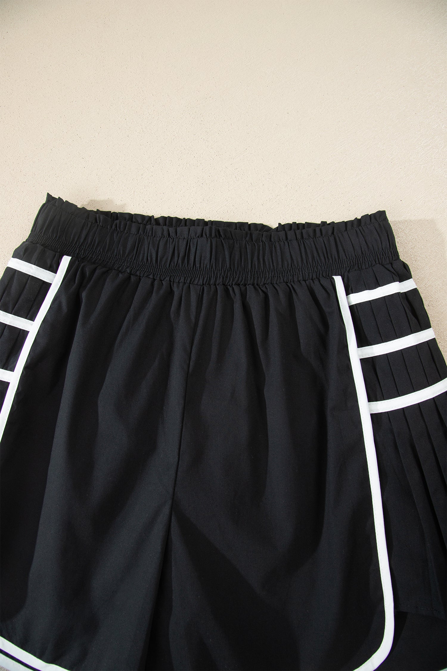 Bonbon Contrast Trim Pleated Casual Active Shorts